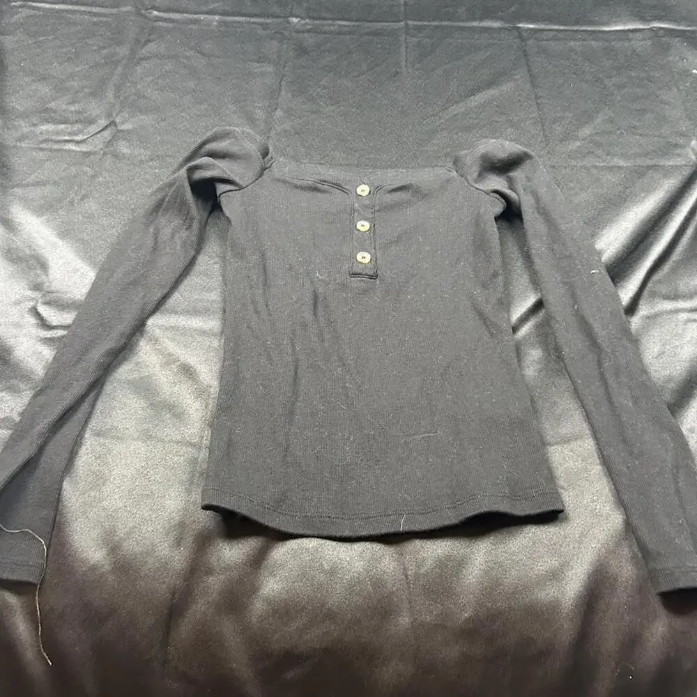 Aero Women’s Black Long Sleeve Off-the-Shoulder Sweater Style Shirt Size‎ XS